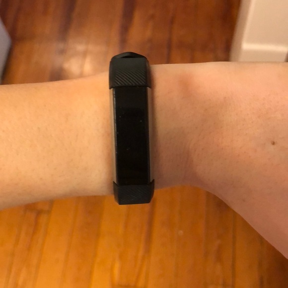 Fitbit Alta - Picture 3 of 4